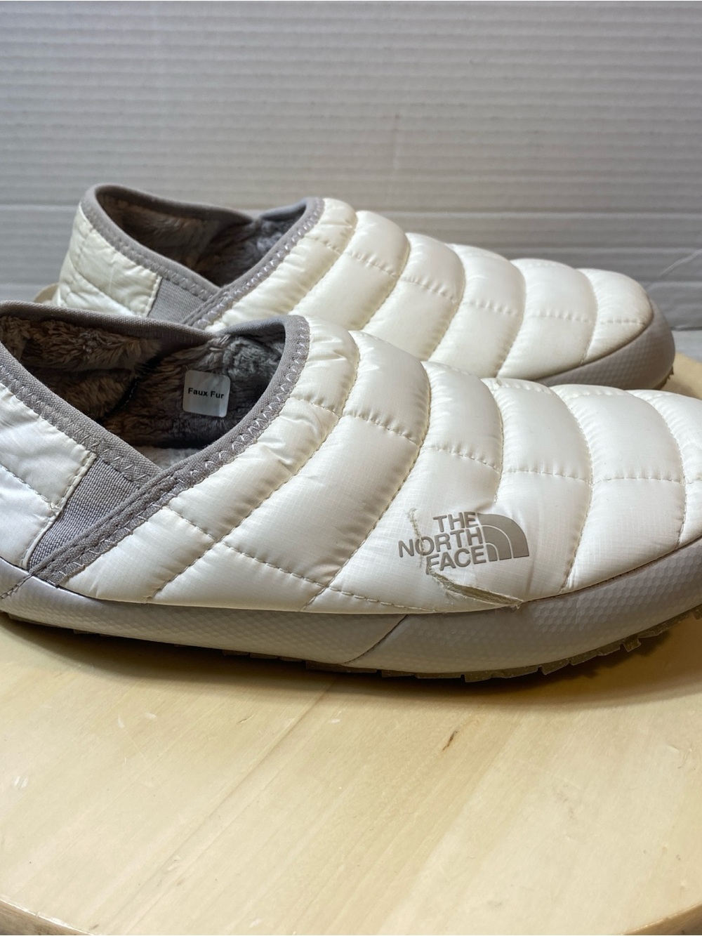 The North Face Thermoball Traction Mule Size 7 Cream White Slippers Puff